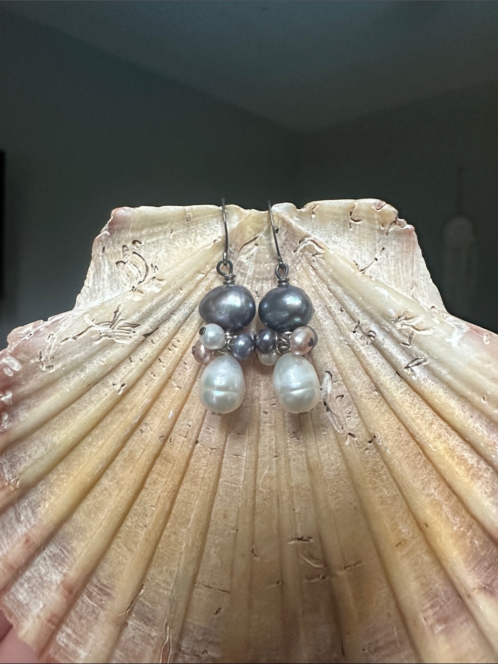 Sterling silver Pearl Drop Earrings in White and Gray